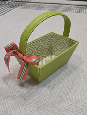 Green Leatherette Handled Basket Tote with Coral Bow